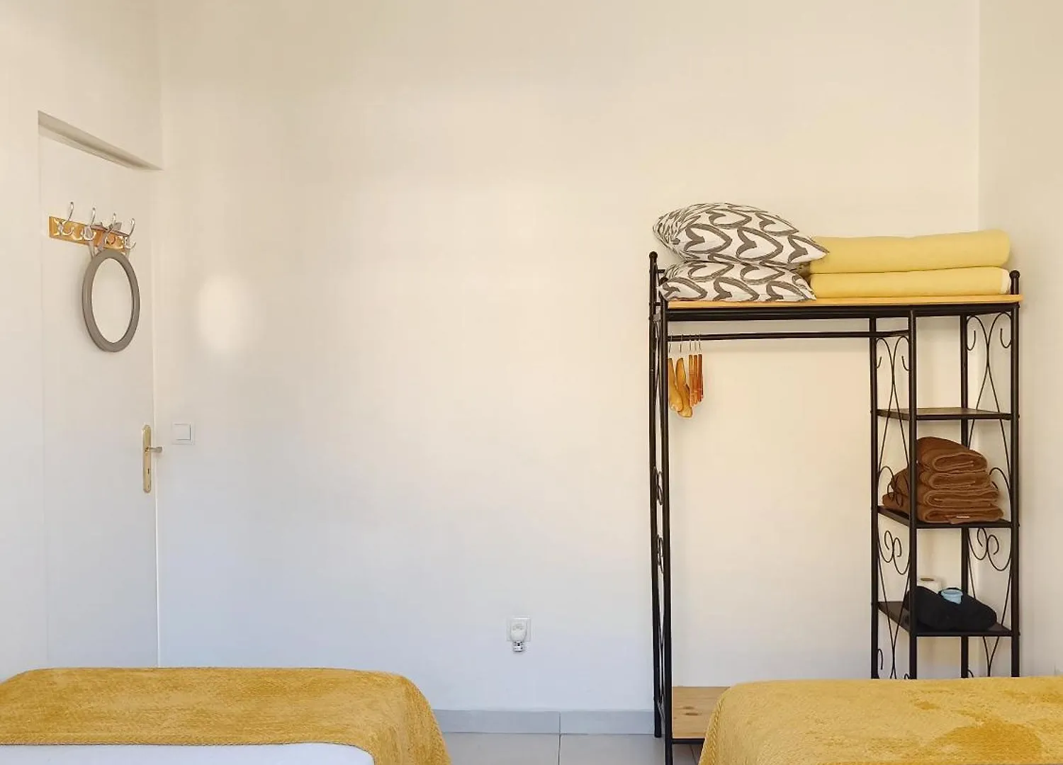 Guest house Home & Flower - Private Bedrooms Funchal Portugal