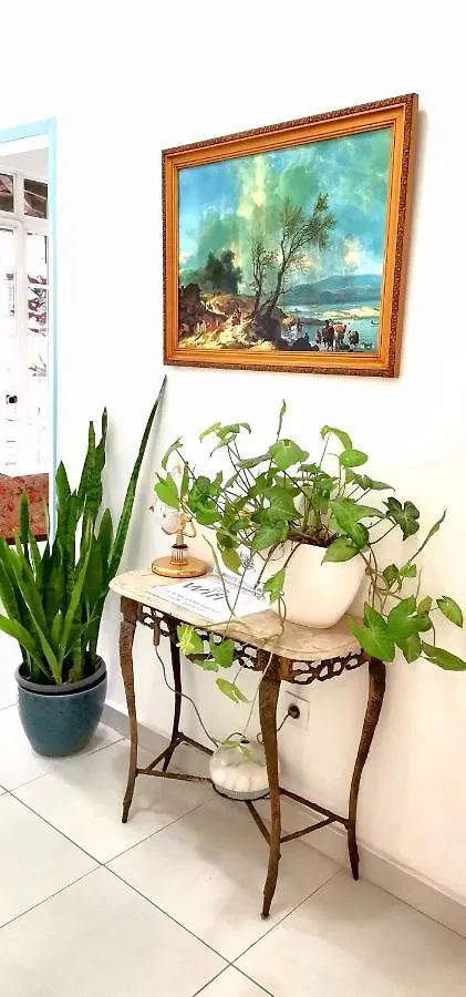 Gasthof Home & Flower - Private Bedrooms Funchal Portugal