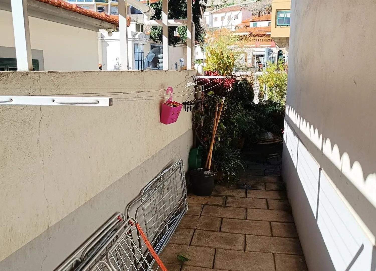 Gasthof Home & Flower - Private Bedrooms Funchal